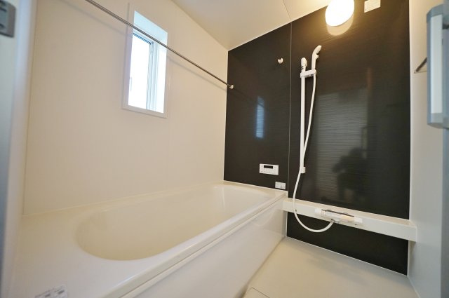 【横浜市瀬谷区二ツ橋町543-5全3棟新築戸建て】★仲介手数料無料★（二ツ橋小学校・東野中学校）の浴室