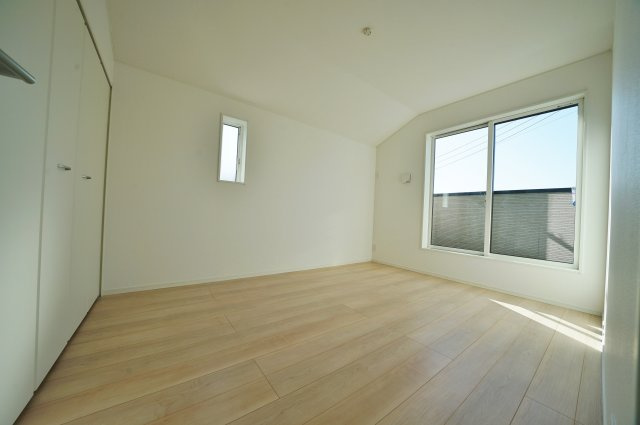 【横浜市瀬谷区二ツ橋町543-5全3棟新築戸建て】★仲介手数料無料★（二ツ橋小学校・東野中学校）の洋室