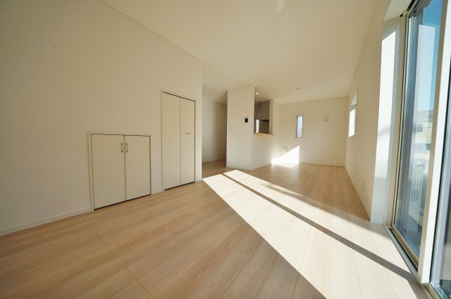 【横浜市瀬谷区二ツ橋町543-5全3棟新築戸建て】★仲介手数料無料★（二ツ橋小学校・東野中学校）の居間・リビング