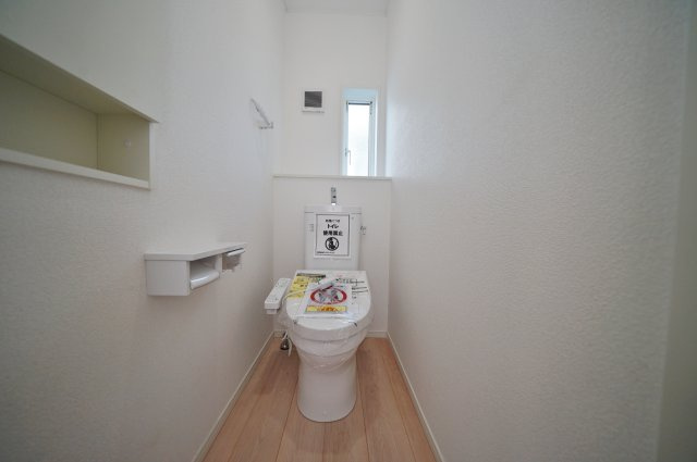 【横浜市瀬谷区二ツ橋町543-5全3棟新築戸建て】★仲介手数料無料★（二ツ橋小学校・東野中学校）のトイレ