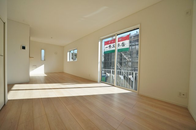 【横浜市瀬谷区二ツ橋町543-5全3棟新築戸建て】★仲介手数料無料★（二ツ橋小学校・東野中学校）の居間・リビング