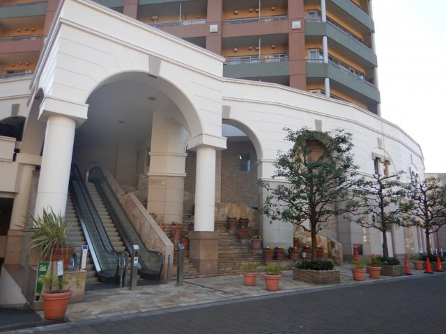 セントラルレジデンス新宿シティタワーのエントランス