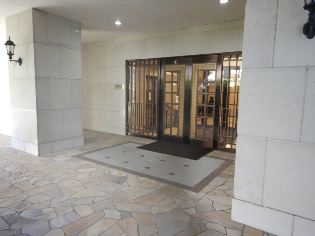 セントラルレジデンス新宿シティタワーのエントランス