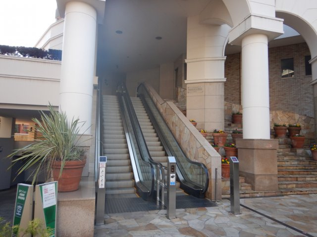 セントラルレジデンス新宿シティタワーのエントランス