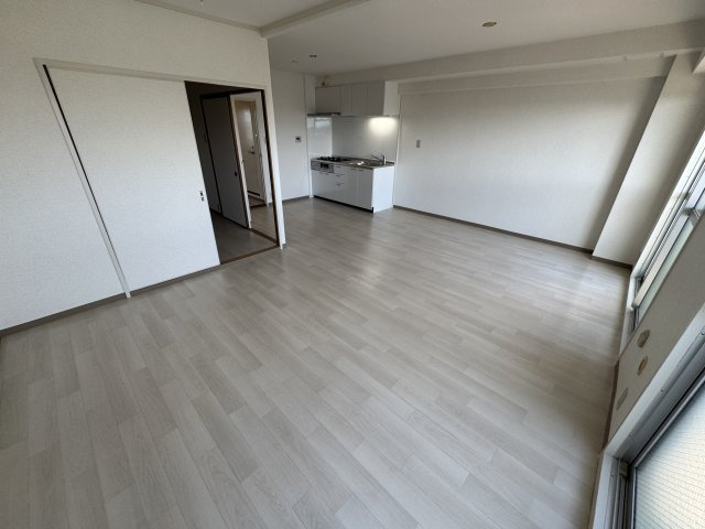 山吉ビルの居間・リビング