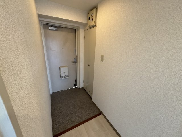 山吉ビルの玄関