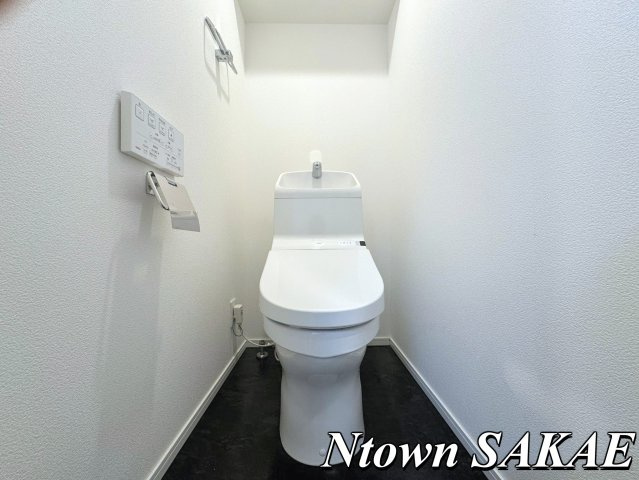 【トイレ】 | IARIM栄東 | 落ち着いた色調のトイレです