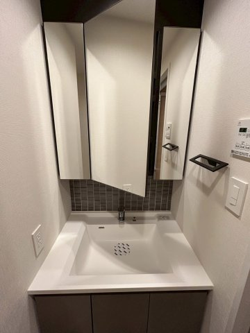 シーズンフラッツ新大塚の独立洗面台