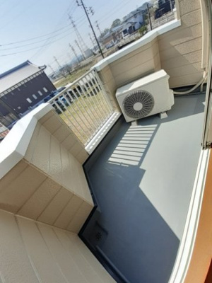 【バルコニー】 | サンエステート 2LDKH | 開放的で明るい空間を演出してくれるバルコニーです