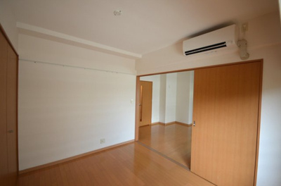 【洋室】 | エフパルク県庁前 | 別号室の写真になります。現況優先。