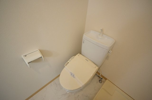 【トイレ】 | エフパルク県庁前 | 別号室の写真になります。現況優先。