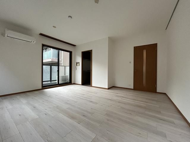 元麻布フォレストプラザⅡの居間・リビング