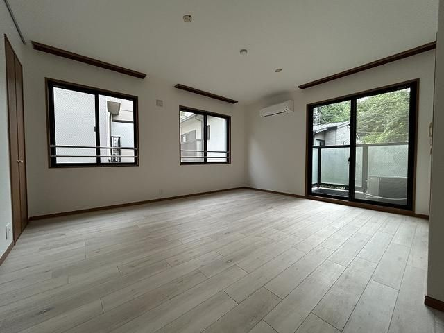 元麻布フォレストプラザⅡの居間・リビング