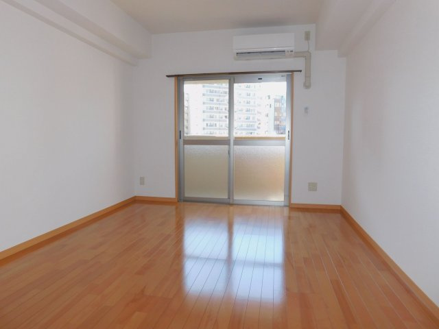 コンドミニアム薬院駅の居間・リビング