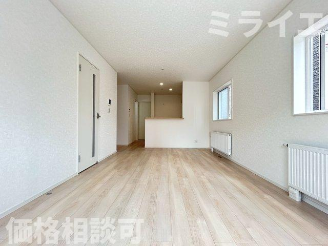 【新築戸建】札幌市豊平区月寒東2条16丁目2棟の居間・リビング|【仲介手数料無料】【価格相談可能】です。