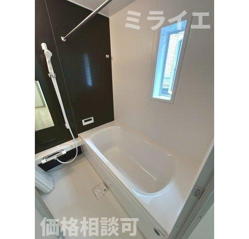 【新築戸建】札幌市豊平区月寒東2条16丁目2棟の浴室|追焚機能・浴室乾燥機能完備しています。