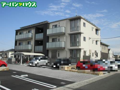 プリティーウーマン B棟の外観