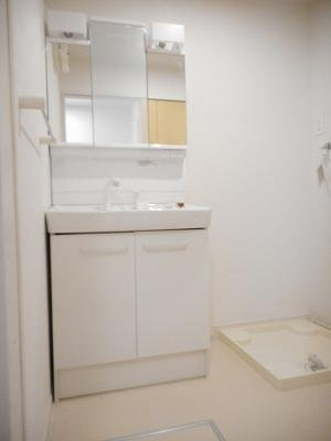 アイズ　ガーデンＢの洗面所