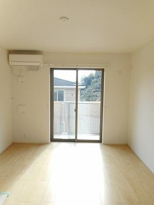 アイズ　ガーデンＢの居間・リビング