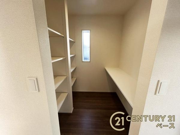 葛城市林堂 １号棟 ／新築一戸建の前面道路含む現地写真|■現地撮影写真■前面道路約６ｍ以上で車の出し入れも楽々！