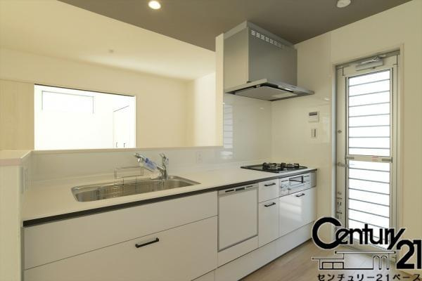 橿原市石原田町 ／新築一戸建の内観：施工例|■家族とのコミュニケーションがとりやすい人気のカウンターキッチン！■