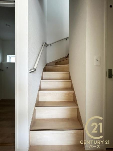 クレイドルガーデン五条畑 ／新築一戸建の内装|■現地撮影写真■こちらは階段になっております。
