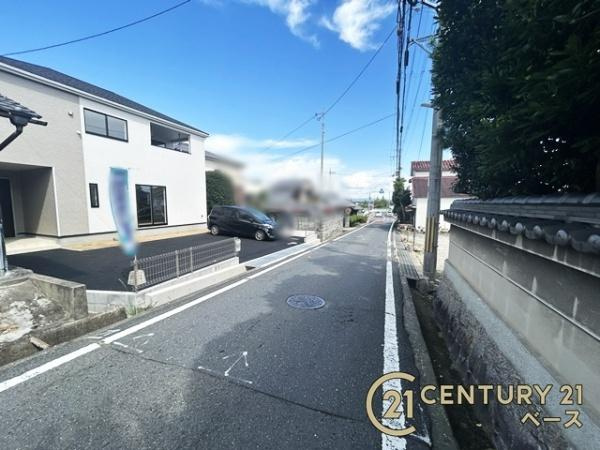 クレイドルガーデン五条畑 ／新築一戸建の前面道路含む現地写真|■現地撮影写真■前面道路約４ｍ以上で車の出し入れも楽々！