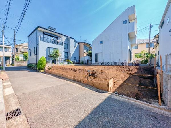 横浜市港北区仲手原１丁目の売地の前面道路含む現地写真|落ち着いた街並みになります。
是非一度、現地へお越しください。 
ご自宅までの送迎もいたします