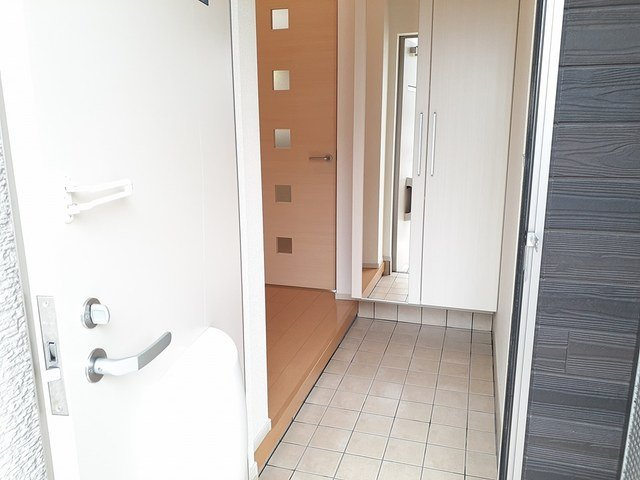 バールハイトＣの玄関|収納もある玄関です