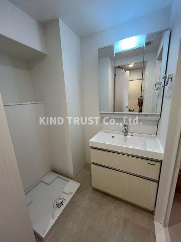 プレジオ梅田の洗面所|ゆったりとスペースのある洗面所