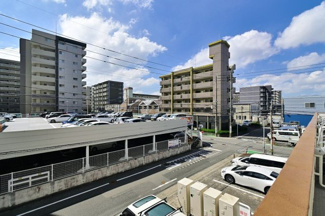 【展望】 | 前面はさえぎる高層ビルもなく、美しい青空の眺望が広がります