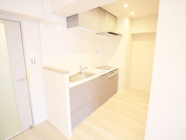【キッチン】 | ライオンズマンション今宿 | シンプルで機能的なシステムキッチンです。食洗機付きで後片付けも楽々