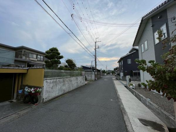 和歌山市府中　中古戸建の前面道路含む現地写真