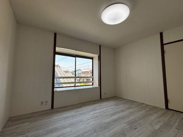 島田市月坂1丁目　中古戸建の洋室