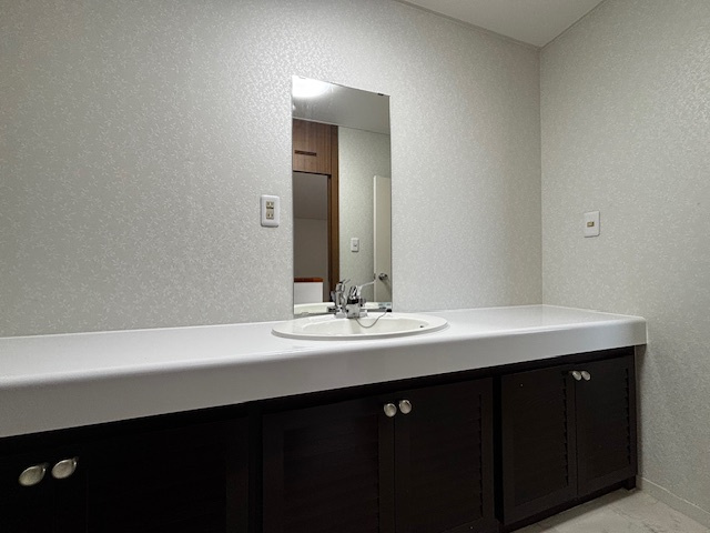 島田市月坂1丁目　中古戸建の独立洗面台