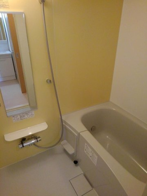 【浴室】 | クレセントＡ | コンパクトで使いやすいお風呂です