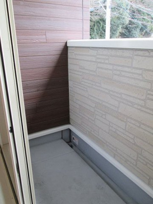 【バルコニー】 | ポンポン・アジュール | 広々としたバルコニーです