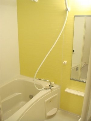 【浴室】 | ポンポン・アジュール | 日々の疲れを癒すお風呂付です