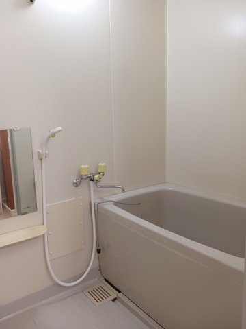 コーポリンクス２の浴室|コンパクトで使いやすいお風呂です
