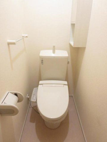 エルハーベン加茂宮Ｂのトイレ|清潔感のあるトイレです