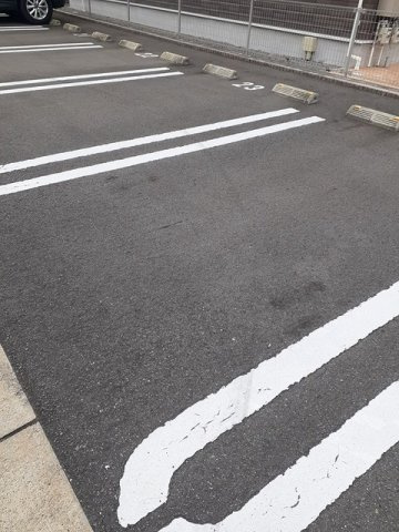 フランメゾン南沖洲Ｂの駐車場|駐車場があります
