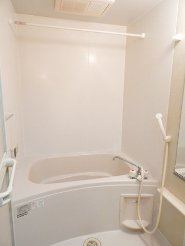 ソレイユ２番館の浴室|コンパクトで使いやすいお風呂です