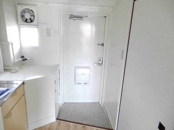 ビレッジハウス中野2号棟の玄関|ビレッジハウスの同一物件・同一タイプの間取りの写真です