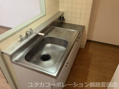 【キッチン】 | 【商談中】ロマーヌ釧路第二 131号室