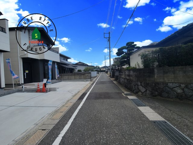 春日市惣利6丁目第1-2棟（1号棟）　の前面道路含む現地写真|前面道路です。