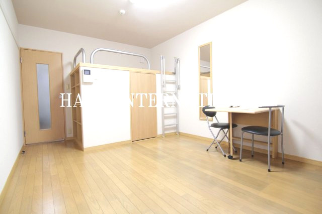 レオパレス橙の居間・リビング