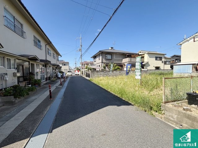橿原市石原田町　新築一戸建ての前面道路含む現地写真|周辺は落ち着いた街並みの住宅地！子育てがしやすい住環境です！まだ未完成ですが、現地でしかわからない事もございます。是非一度ご覧ください。