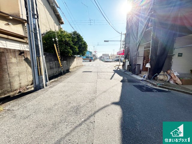 堺市西区浜寺船尾町西　新築一戸建ての前面道路含む現地写真|周辺は落ち着いた街並みの住宅地！子育てがしやすい住環境です！まだ未完成ですが、現地でしかわからない事もございます。是非一度ご覧ください。