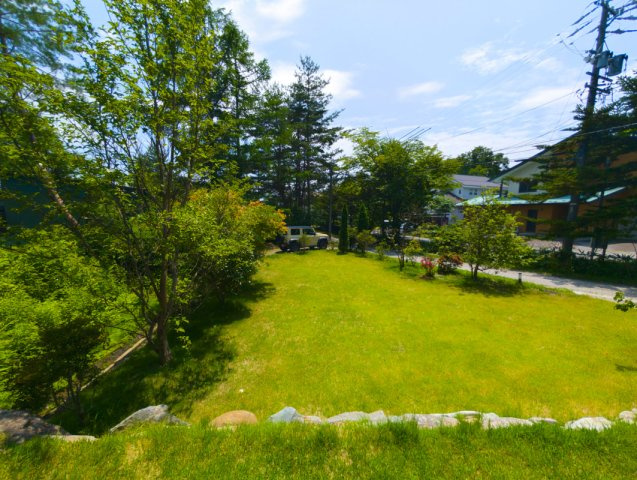 中軽井沢 2023年竣工の中古戸建の庭
