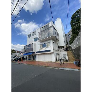 青木ビルの外観